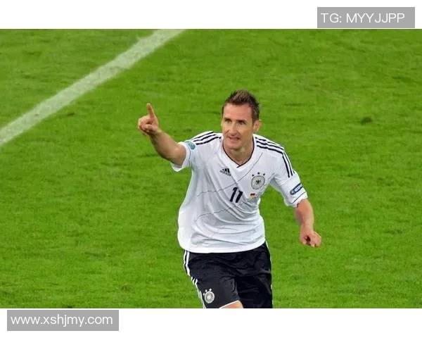 足球前腰的战术价值与技术特点解析及其在现代足球中的重要性